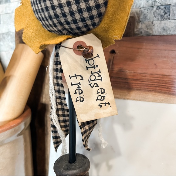 Primitive Sunflower on Spindle Stand - Picture 3 of 3